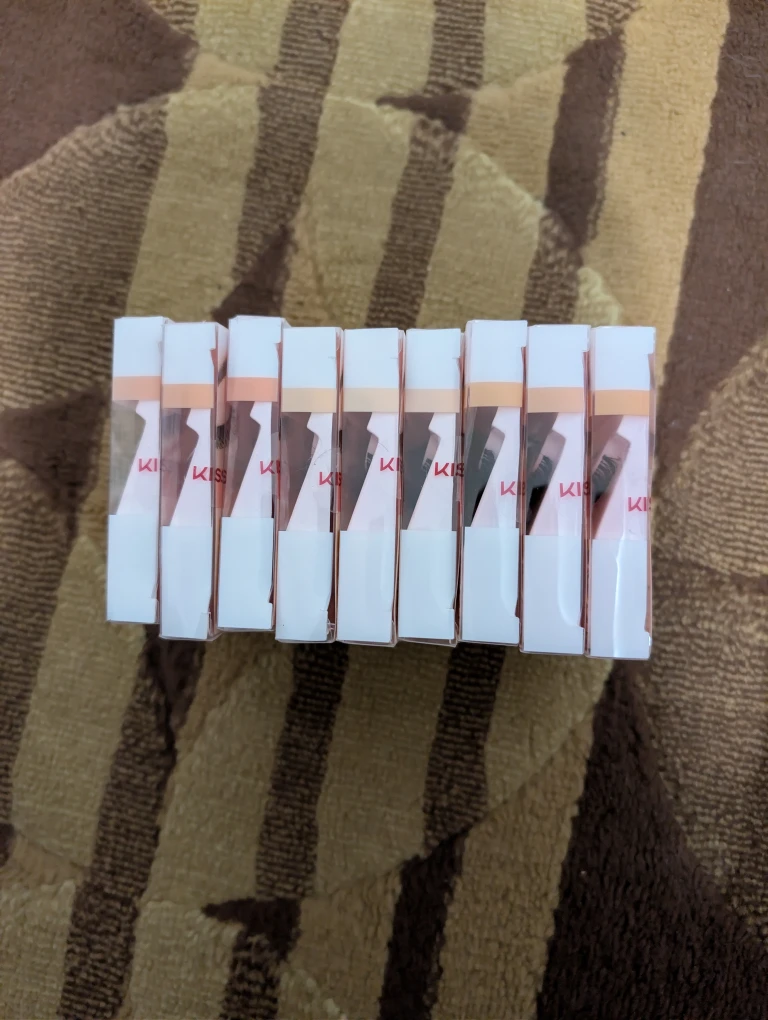 9 pairs of New KISS Ritzy Natural Black False Eyelashes - photo 2