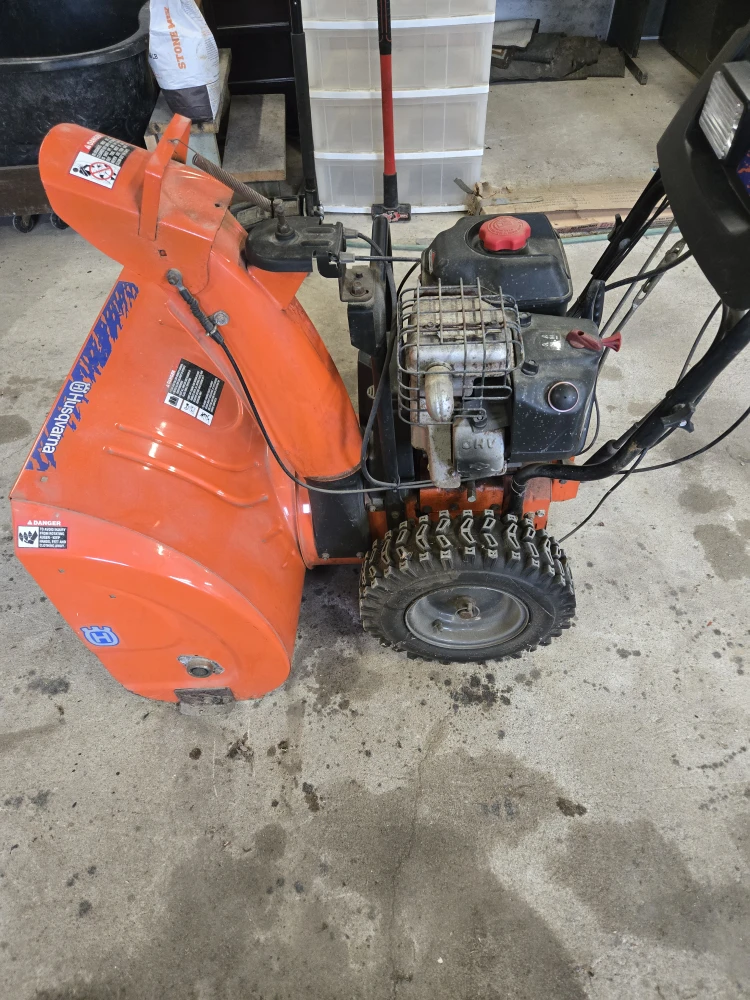 Husqvarna 40S 208E Snow Blower - photo 2