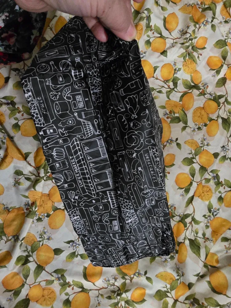 Insulated Zippered Grocery Bag - Black & White Pattern New image indicator(5)