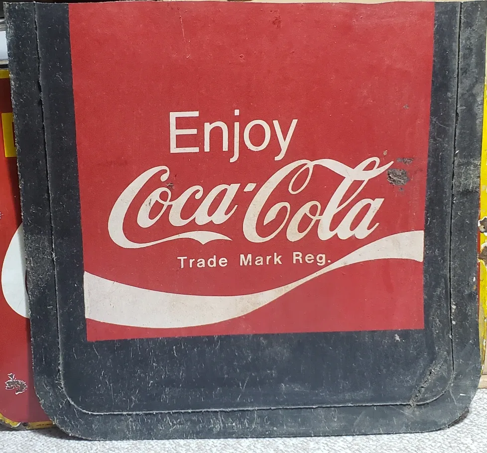 Coca-Cola Collectibles image indicator(4)
