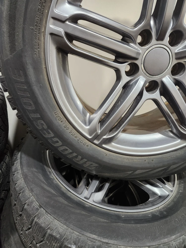 Bridgestone snow tires 235/55r17
