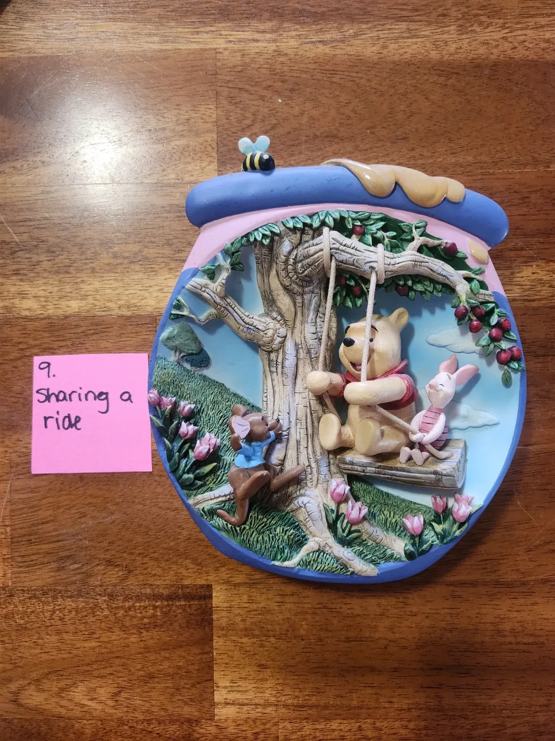 Winnie the Pooh & Friends Porcelain Wall Decor image indicator(9)