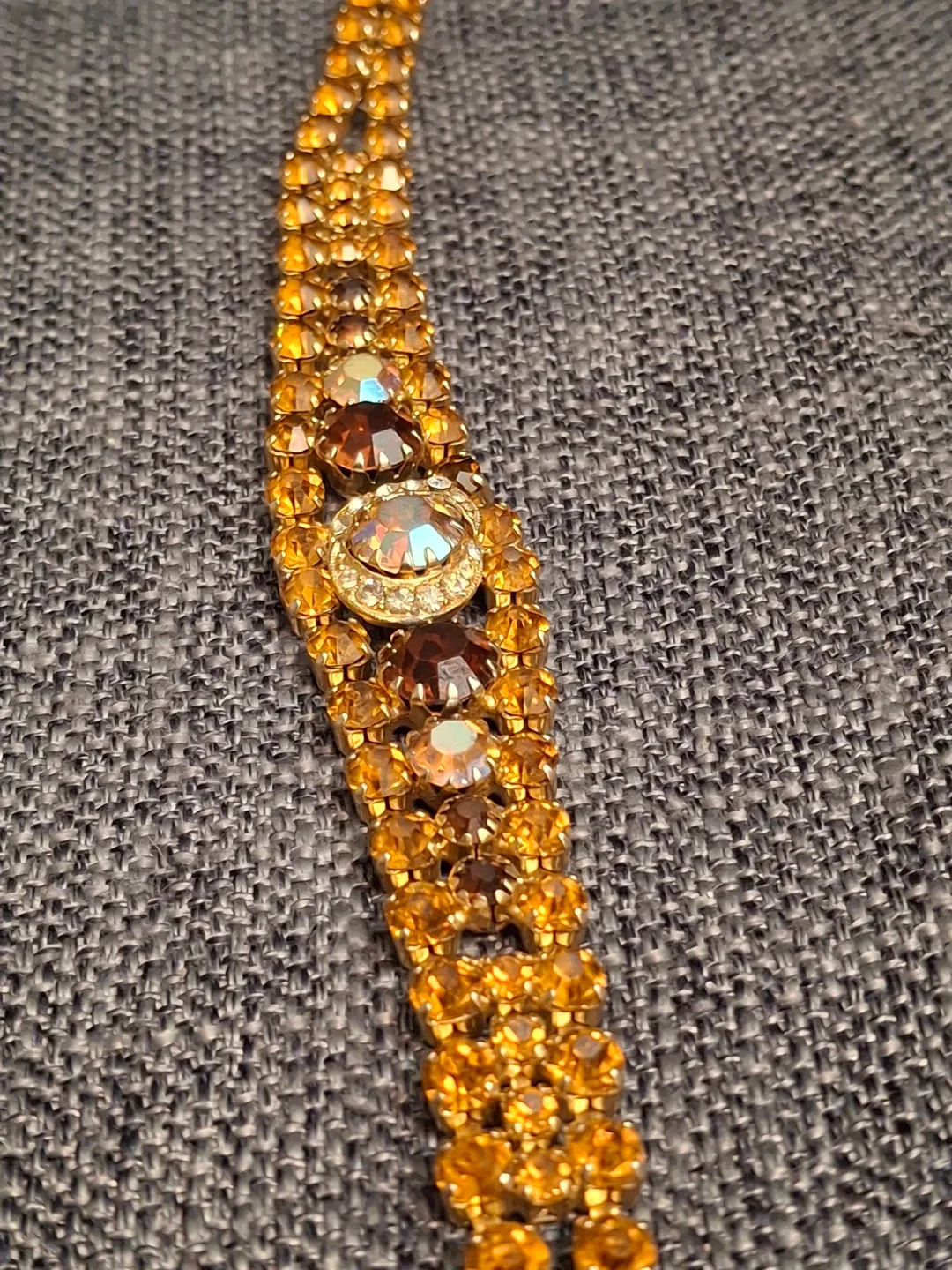 Vintage Rhinestone Bracelet - Gold Tone image indicator(8)