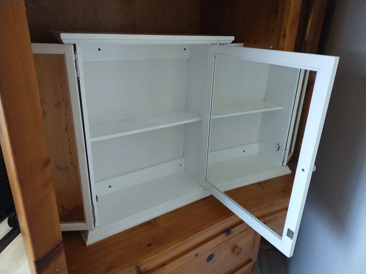 White Medicine Cabinet with Mirror image indicator(3)