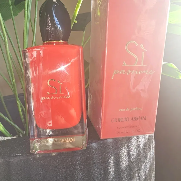 Giorgio Armani Si Passione Eau de Parfum 100ml image indicator(2)