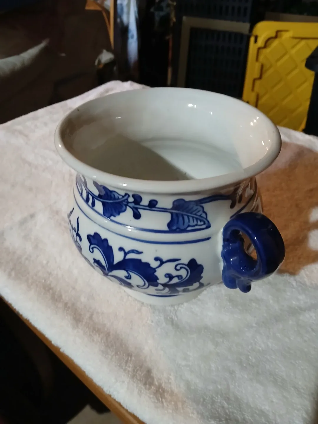 Vintage Blue & White Floral Ceramic Planter image indicator(2)