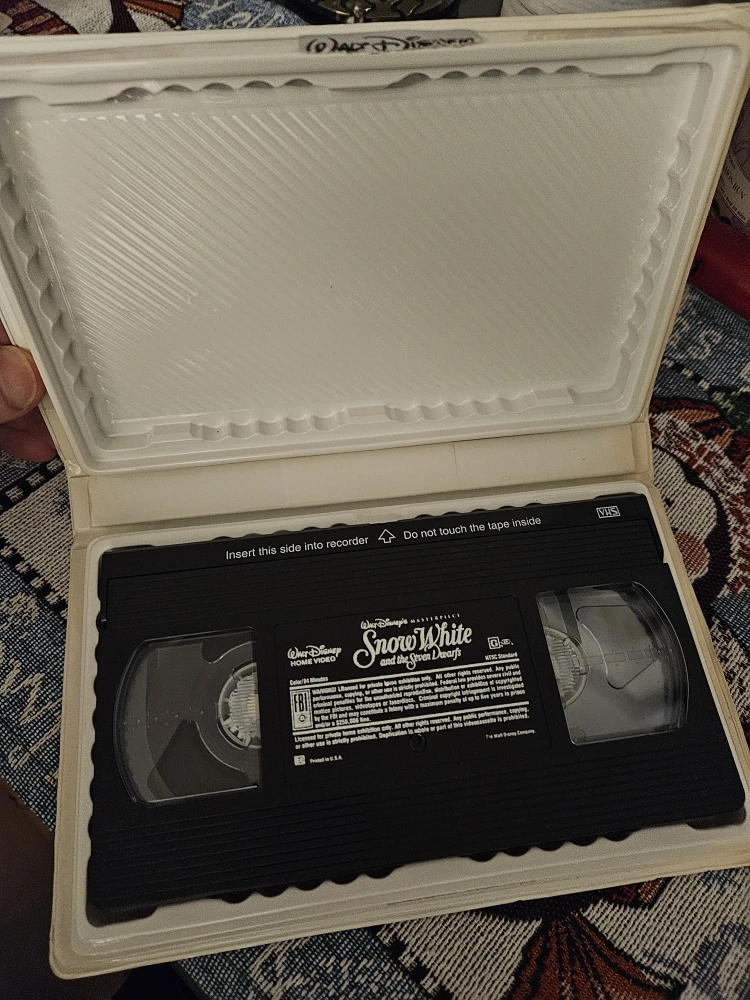 Walt Disney's Snow White VHS Tape - photo 3