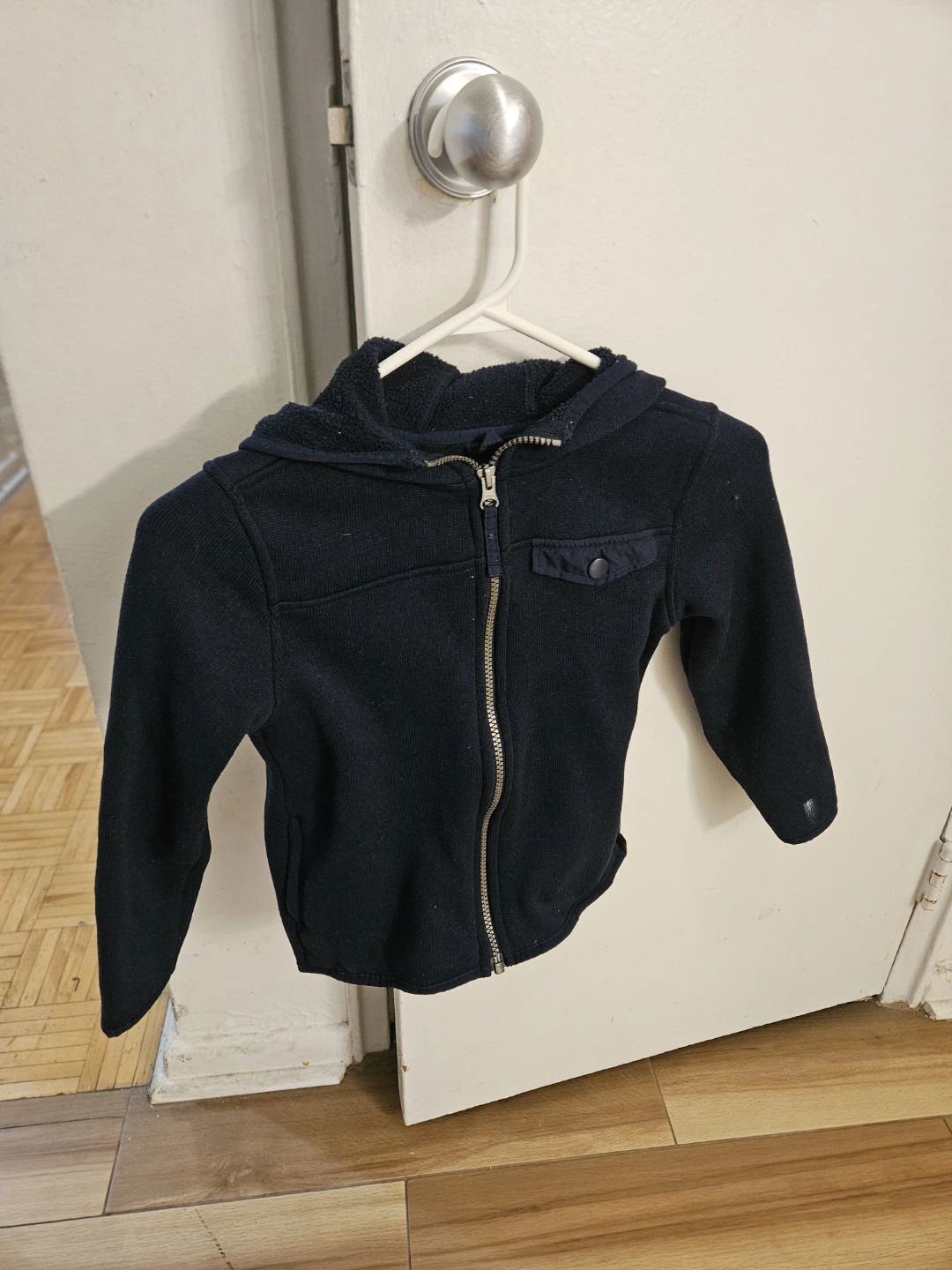 Lot of White Polo Shirts & Navy Hoodie uniform - photo 3