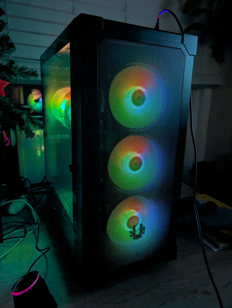 Custom Gaming PC - AMD Radeon R9 200 Series image indicator(2)