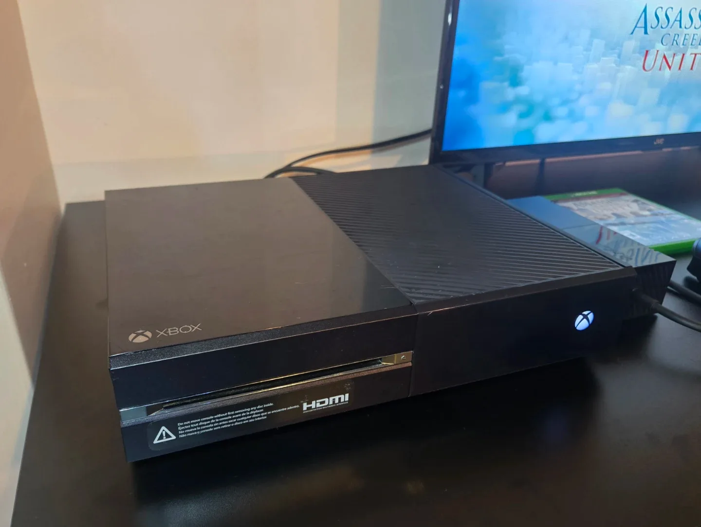 Xbox One Console + Series Controller / CLEAN + READY TO PLAY