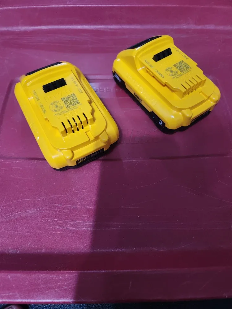 DeWalt 20V Lithium Ion Battery X 2
