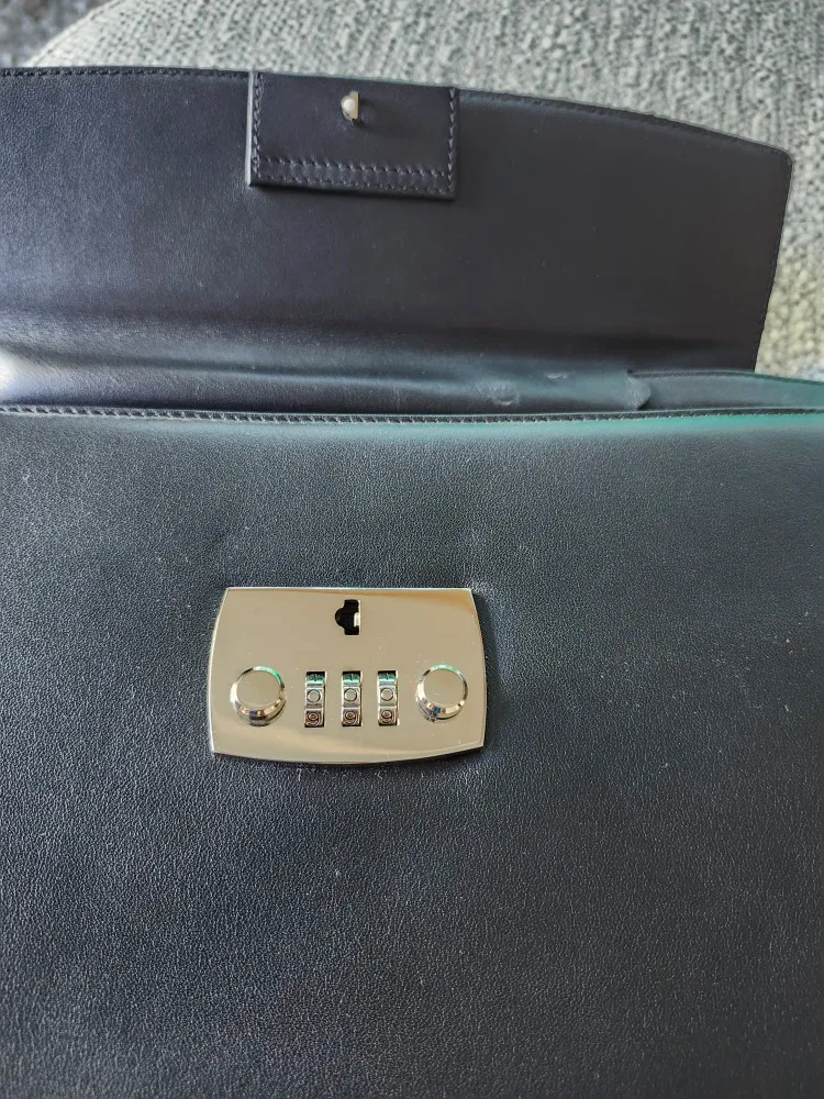 MERCEDEZ BENZ GOLD PFEILCLUTCH BLACK LEATHER image indicator(8)