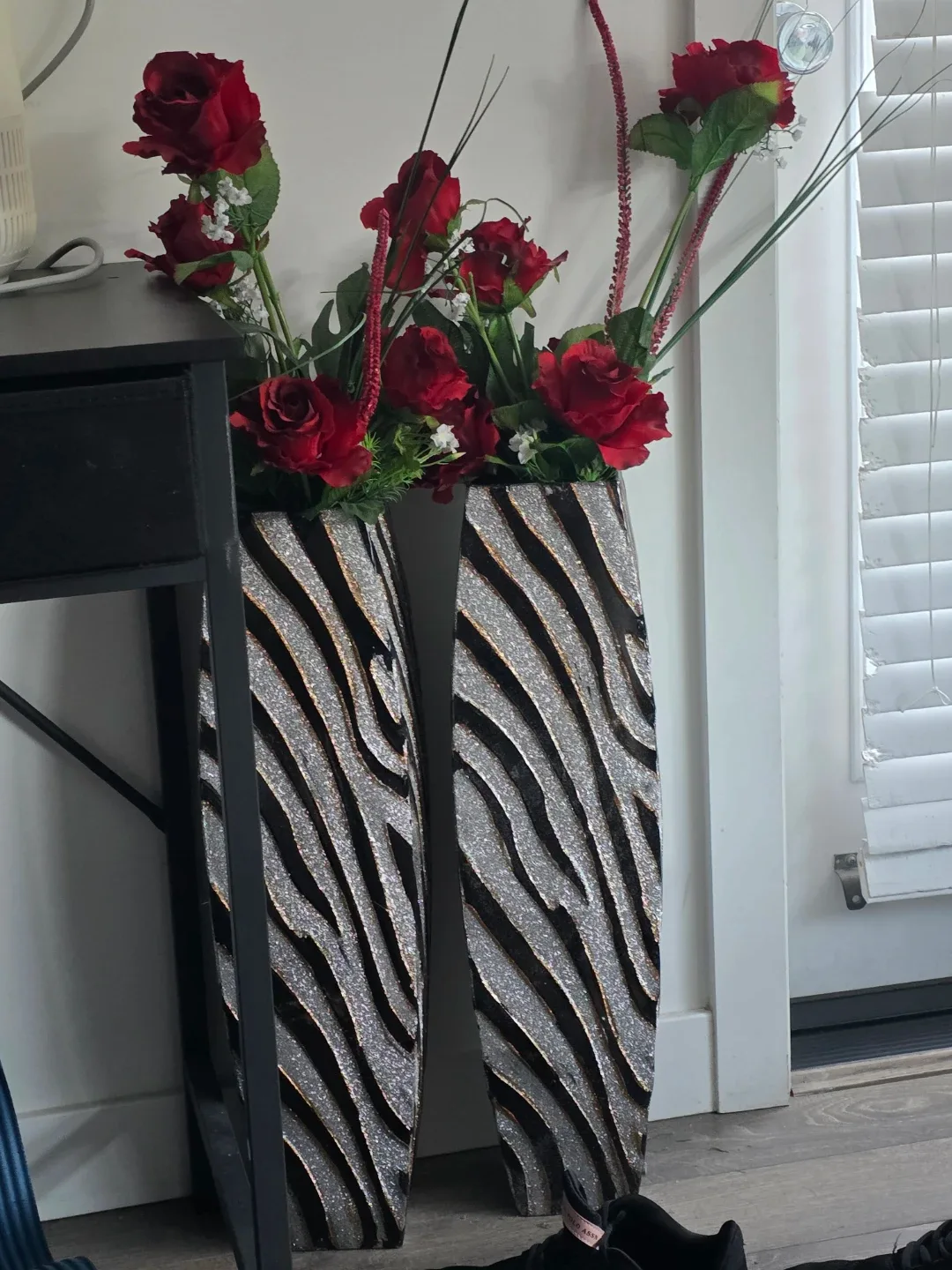 Decorative Zebra Pattern Vase with Red Flowers🥕 image indicator(2)