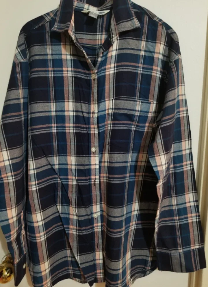 Old Navy  Shirt - Size M