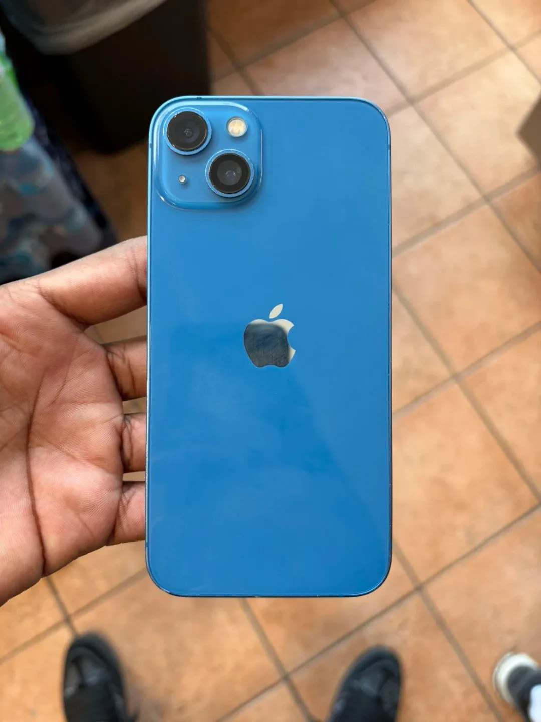 iPhone 13 Blue image indicator(3)