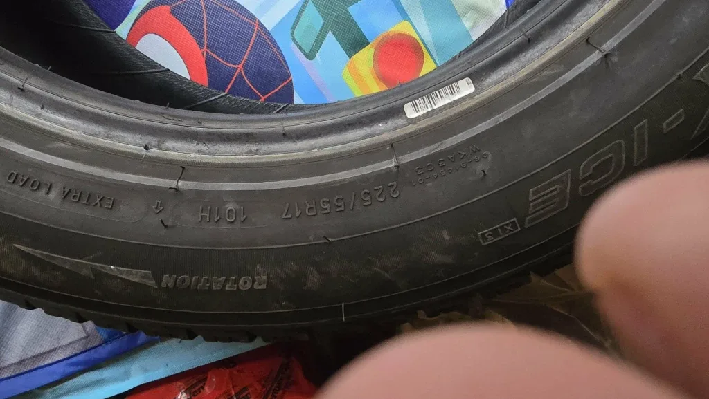 225 55 17 Michelin Winter tires set image indicator(4)