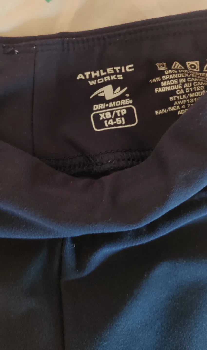 Assemble of clothes - Size 4T image indicator(7)