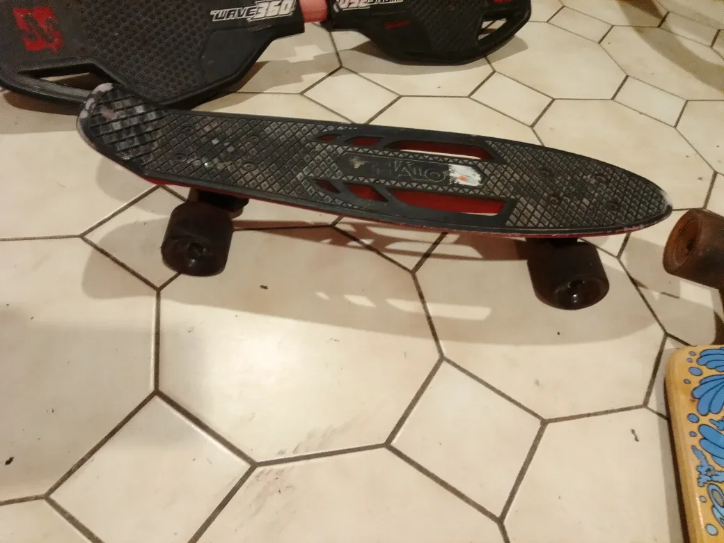 Halo Red Skateboard image indicator(2)