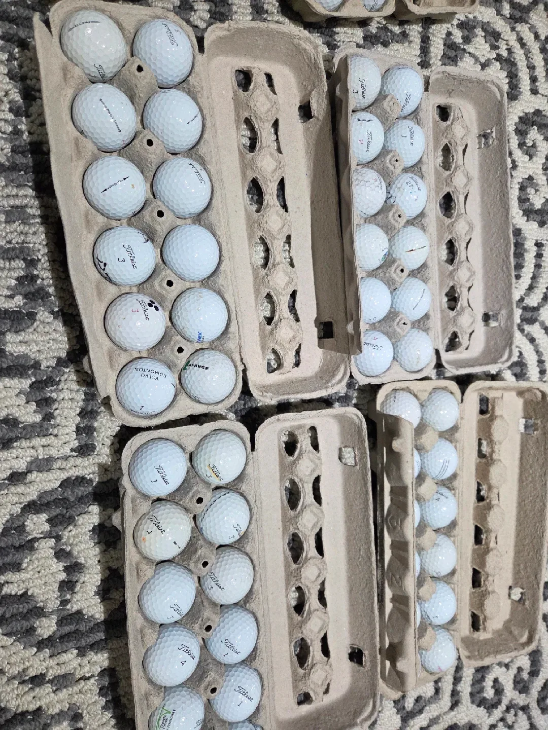 Titleist Golf Balls - Mixed set Pro V1 Pro 100 balls in total