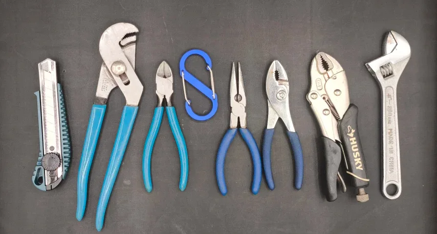 8-Piece Pliers & Wrench Tool Kit + S-Clip image indicator(2)