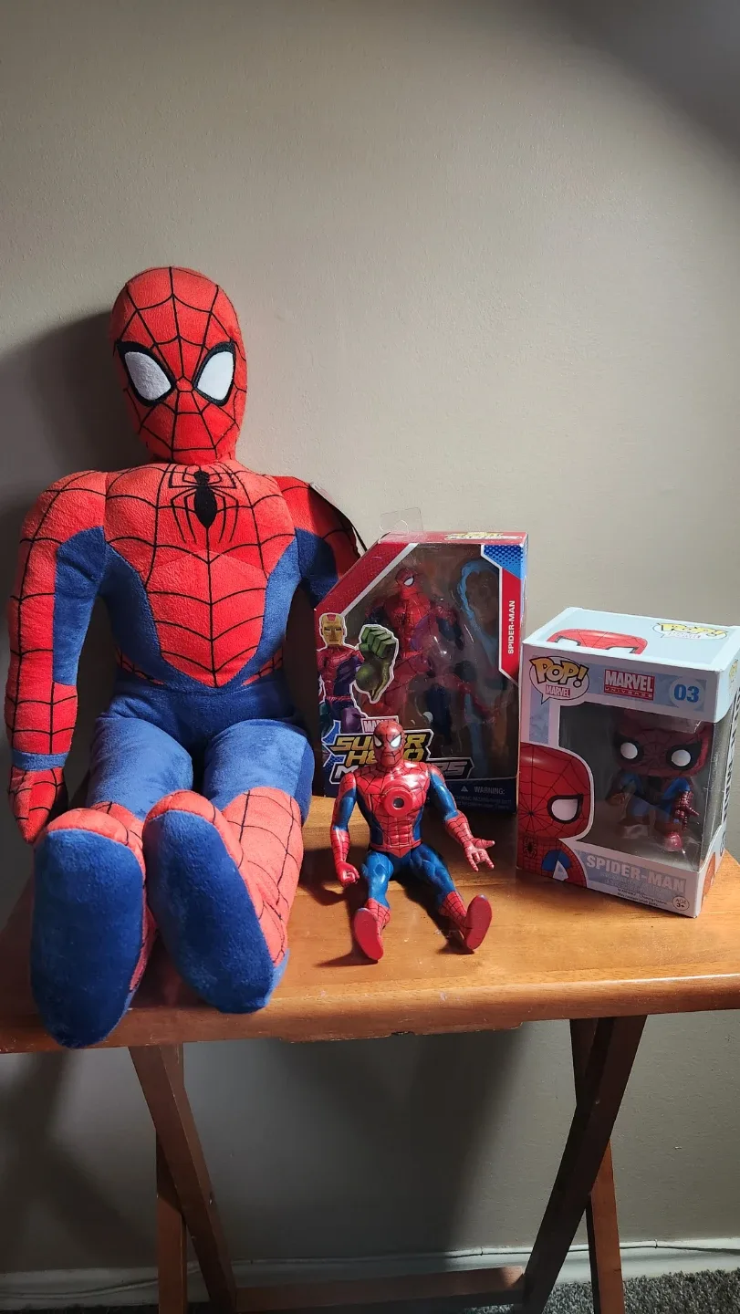 Spiderman Collectibles Bundle image indicator(7)