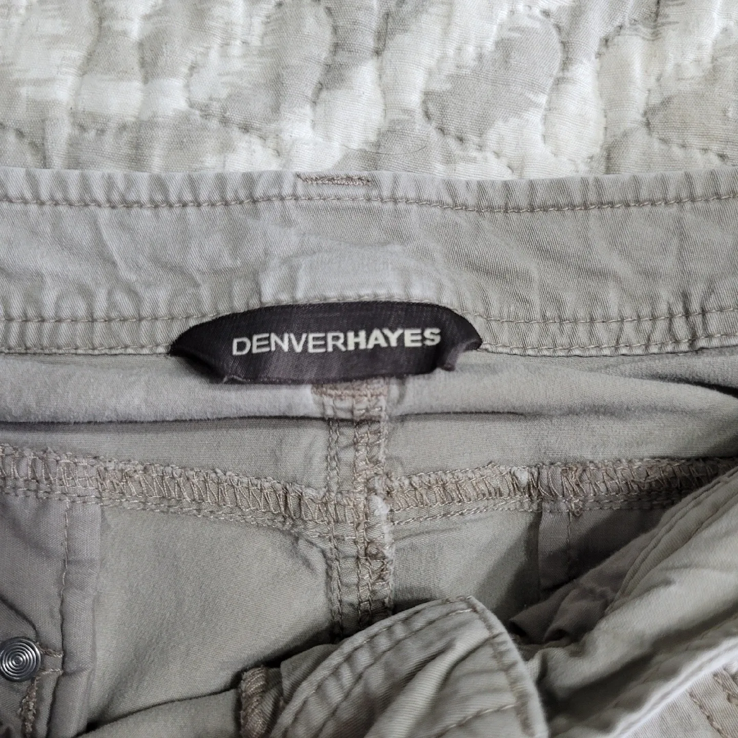 Ladies Size 10 Petite Capris image indicator(4)