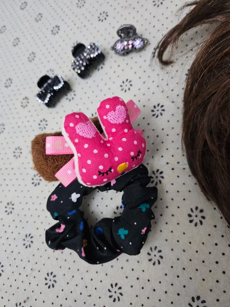 💫🫶💕💞$5 for all ! Hair Accessories Bundle image indicator(4)