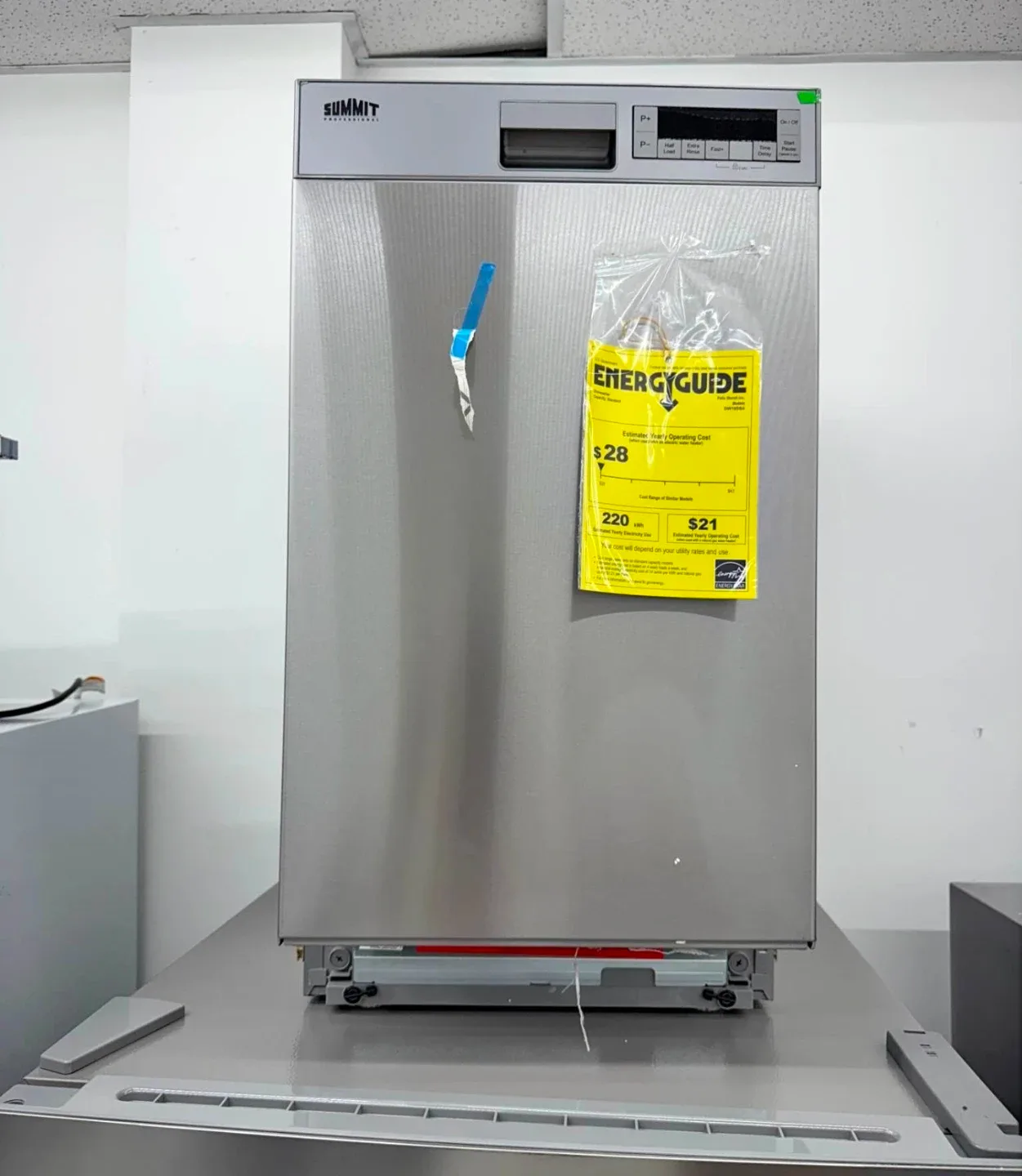 New Summit 18in Stainless steel dishwasher