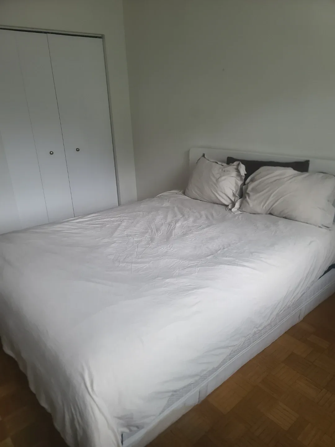 Queen bed image indicator(2)