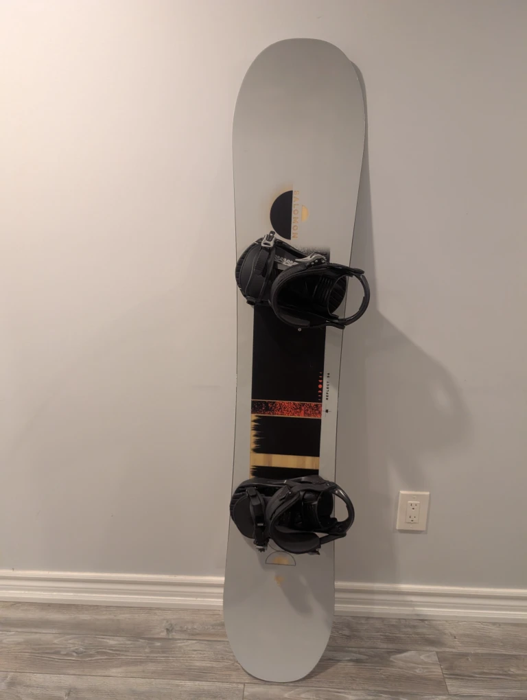 Ice Fields Winter Boots & Salomon Reflect 56 Snowboard