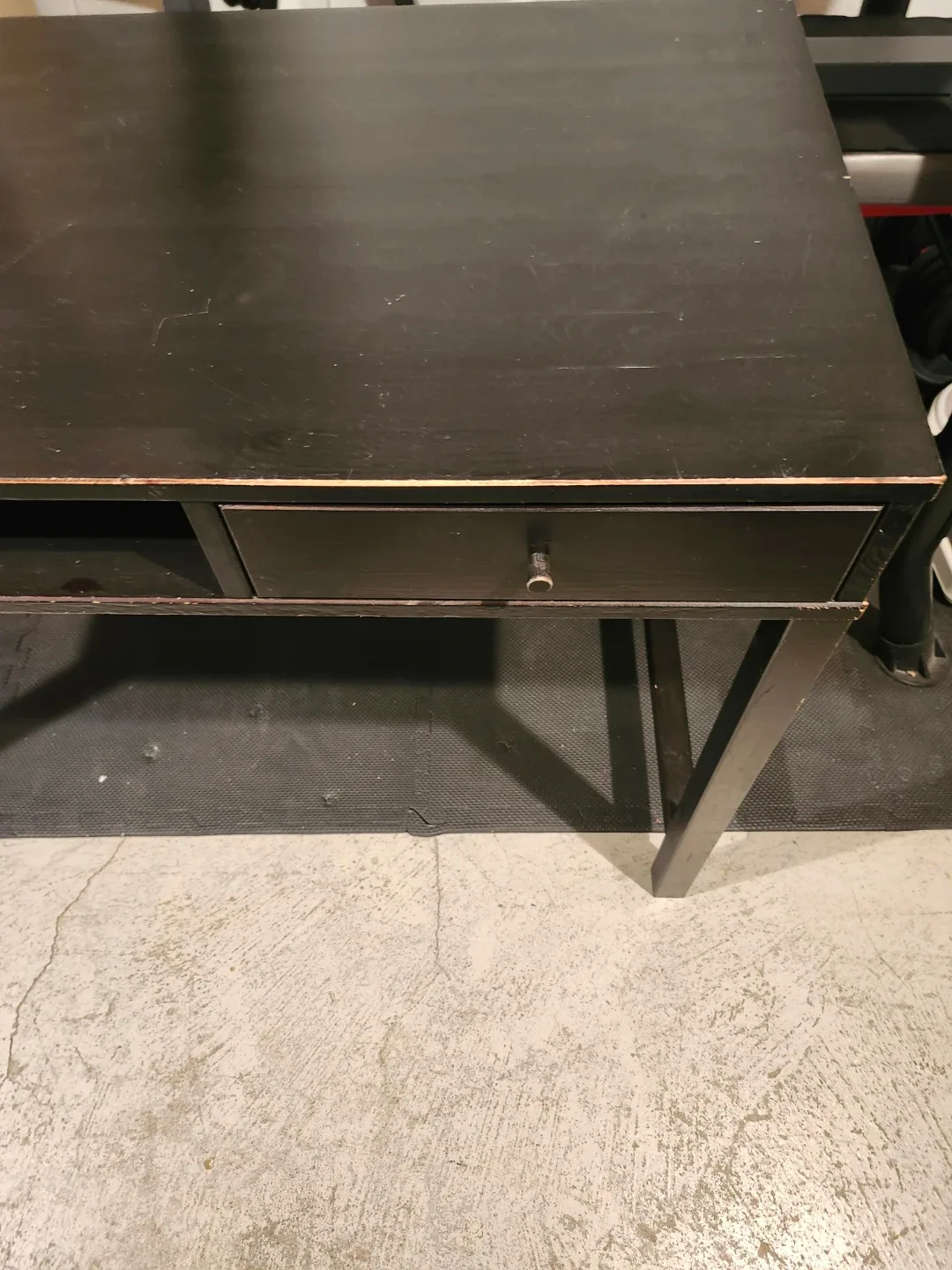 Solid Wooden computer desk image indicator(4)