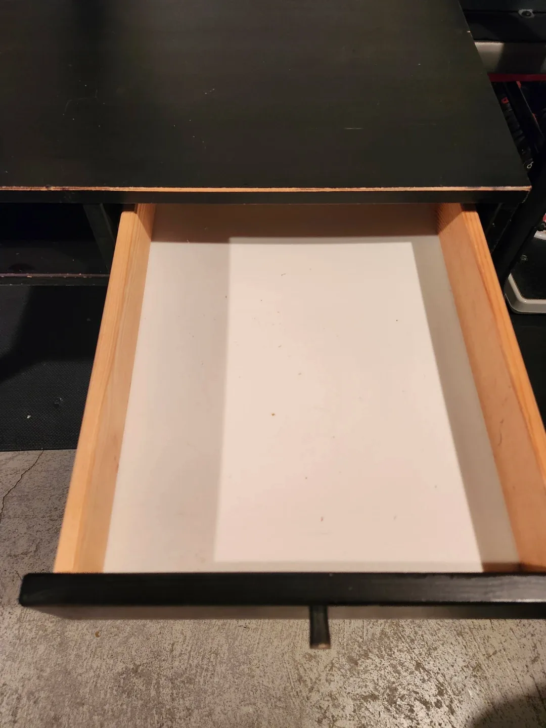 Solid Wooden computer desk image indicator(7)