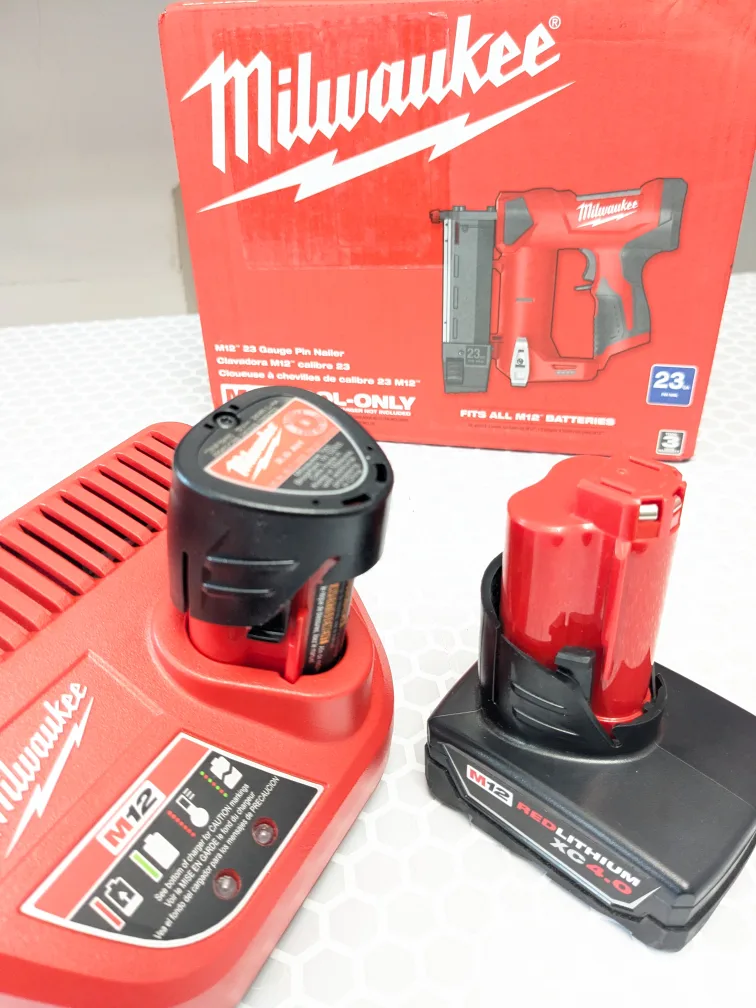 M12 Milwaukee Cordless 23Ga Pin Nailer Combo Kit image indicator(3)