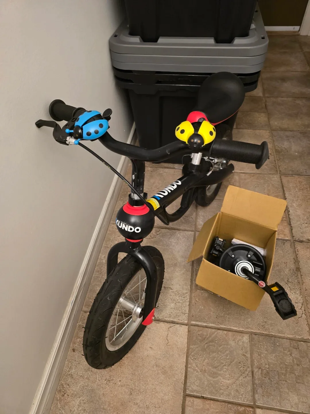 Kundo Balance Bike with Pedals