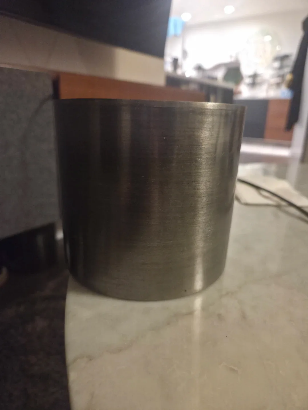 Free 6 inch metal planter 🥕