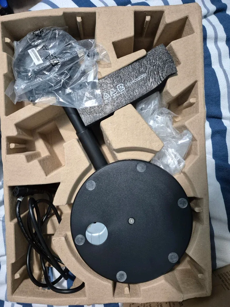 Lenovo ThinkVision P24q-10 23.8" Monitor (brand new) image indicator(2)