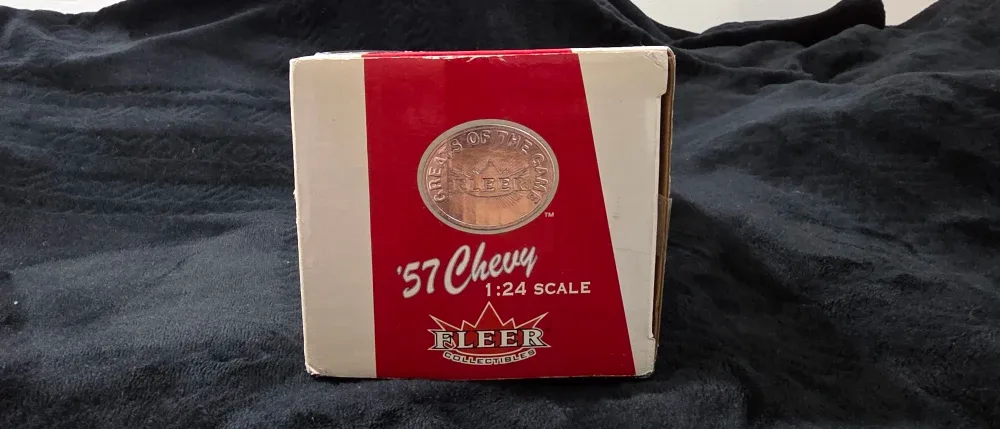 Fleer Collectibles '57 Chevy 1:24 Scale image indicator(4)