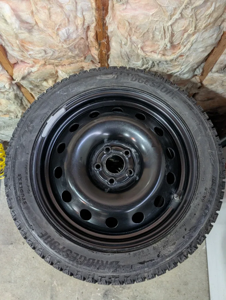 (4)-215/50R17 Winter Tires On Rims Off 2020 Chevrolet Cruze TPMS image indicator(8)