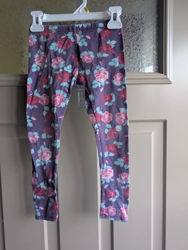 Girls sz 6 leggings $4 each image indicator(3)