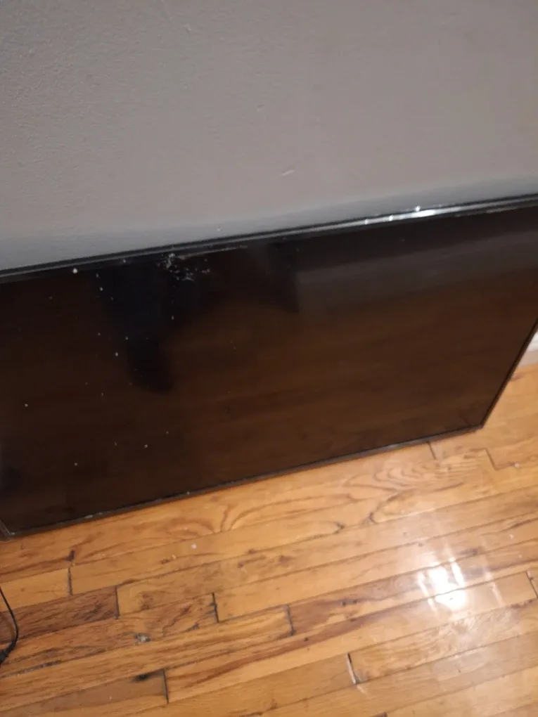 Broken TV - For Parts or Repair