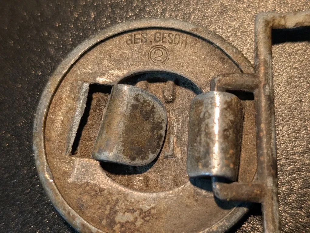 German officer ww2 belt buckle image indicator(2)