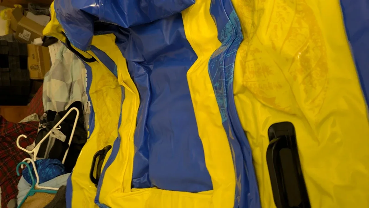 Inflatable Yellow & Blue Pool Float image indicator(2)