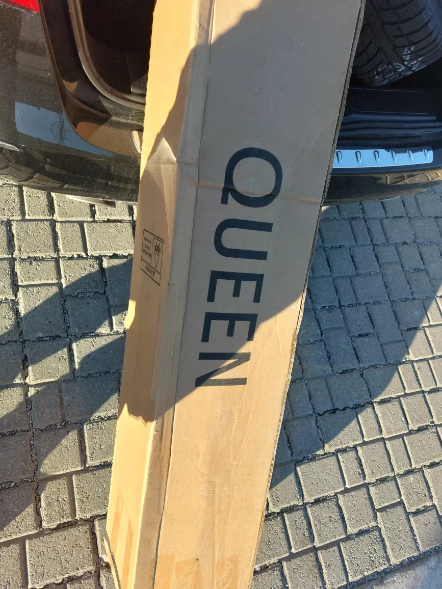 Queen Size Mattress in Box image indicator(2)