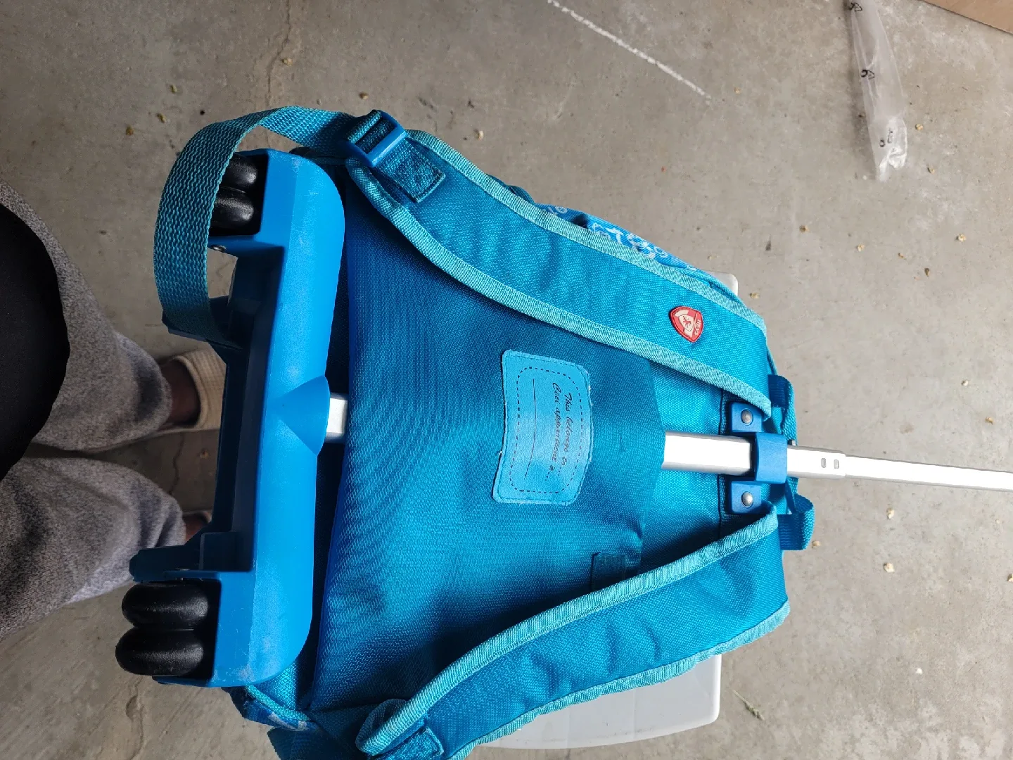 Paw Patrol Rolling Backpack image indicator(2)