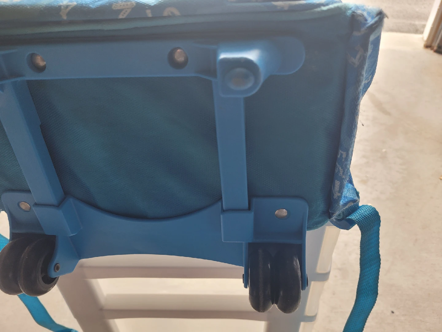Paw Patrol Rolling Backpack - photo 3