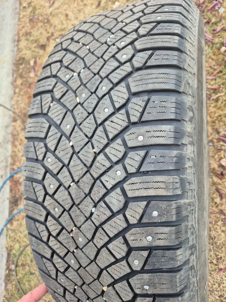 265/70r17 Set of 4 Used Winter Tires image indicator(2)