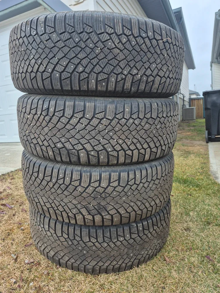 265/70r17 Set of 4 Used Winter Tires image indicator(4)