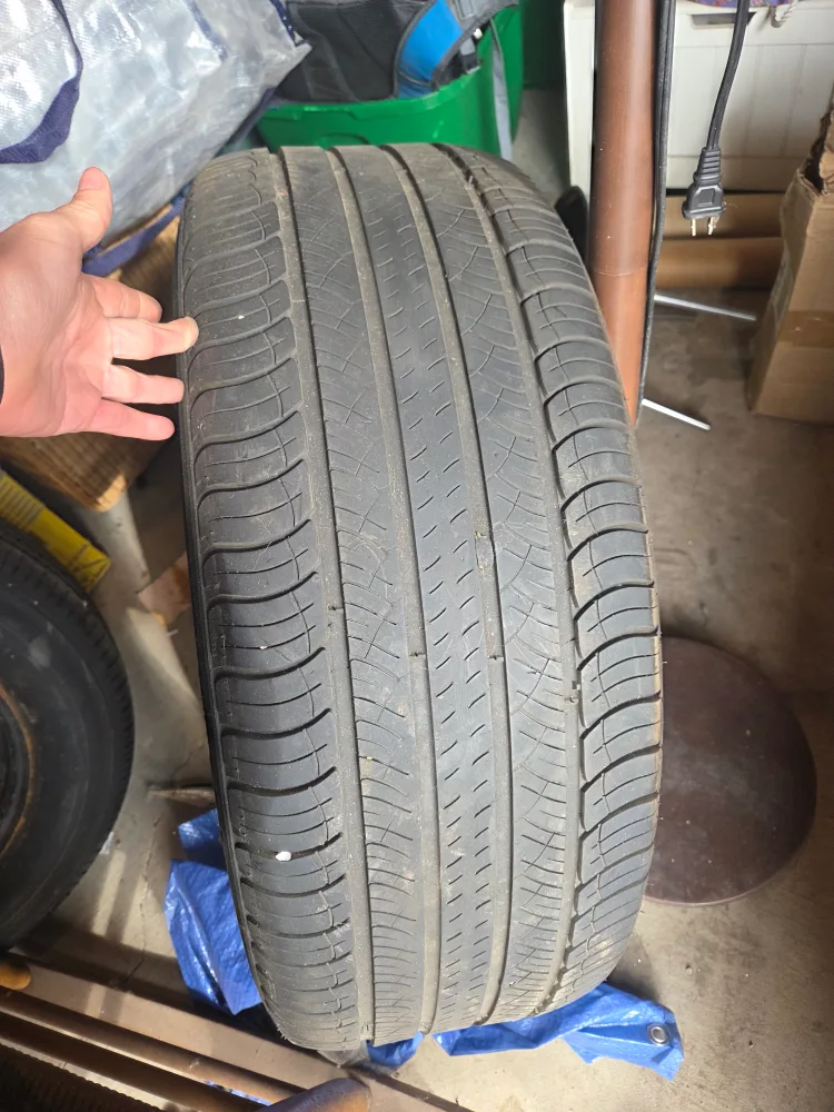 Michelin Latitude Tour HP 255/55R19 Tire image indicator(4)