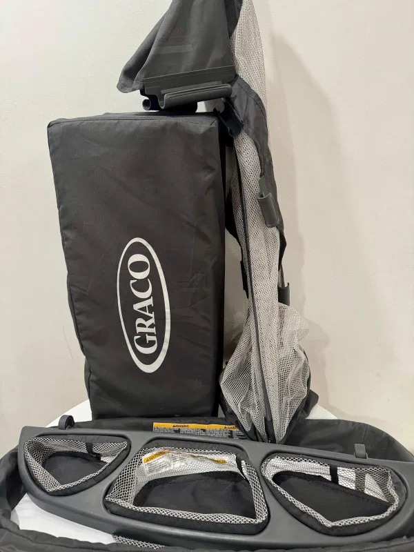 Graco Pack 'n Play Travel Dome Portable Playard image indicator(4)