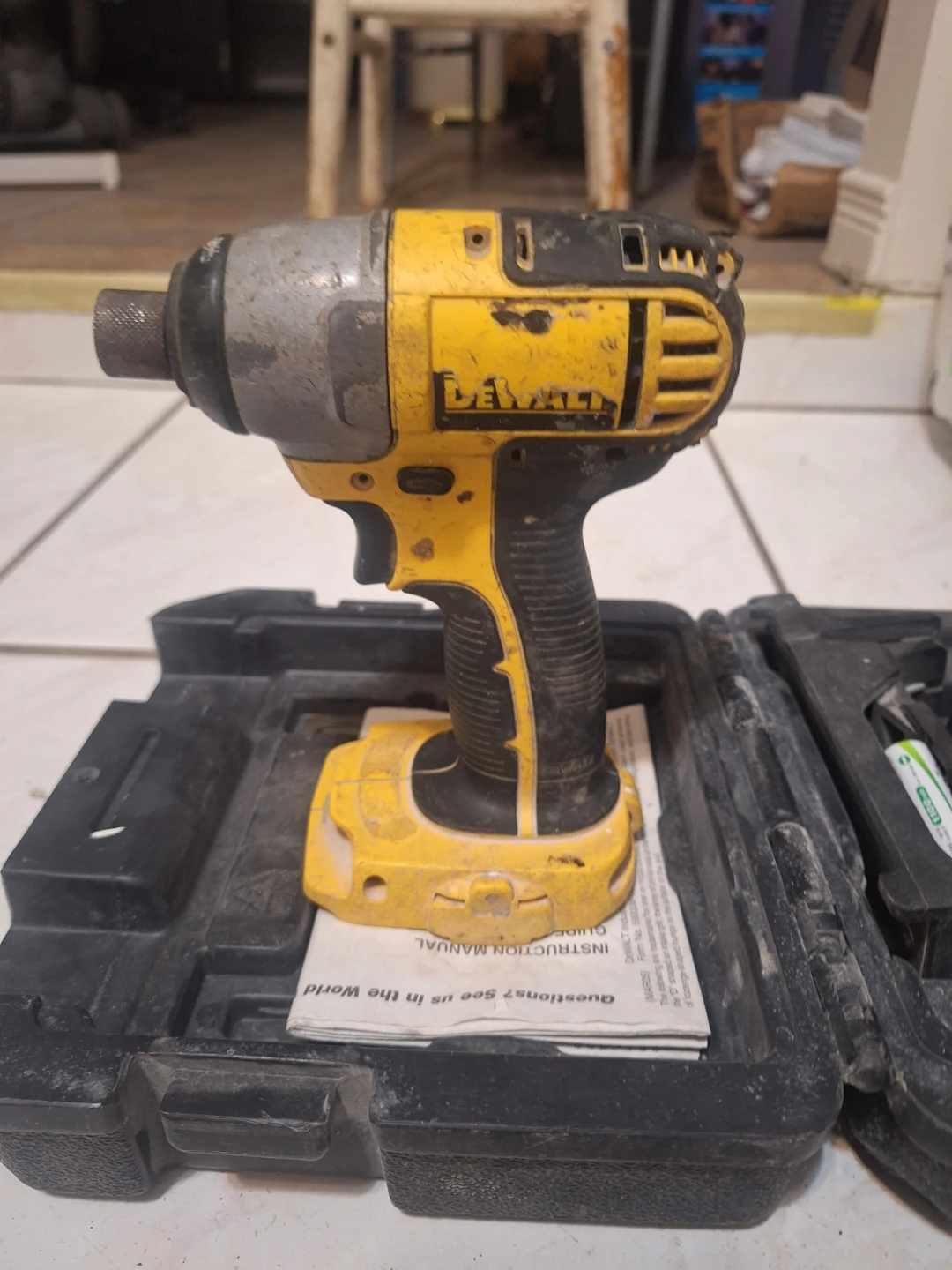 DeWALT Laser Level and Drill Bit Set - photo 2